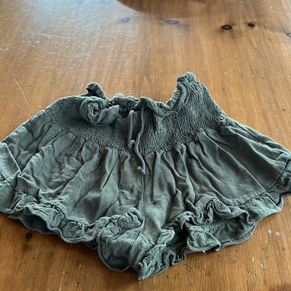 Size small Papermoon cotton beach shorts.
